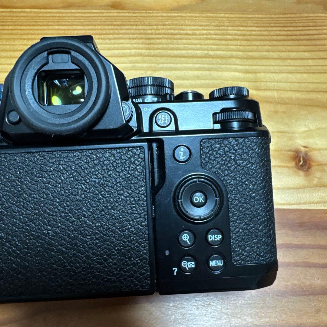 Nikon zf 本体　箱付き　ショット数4500枚