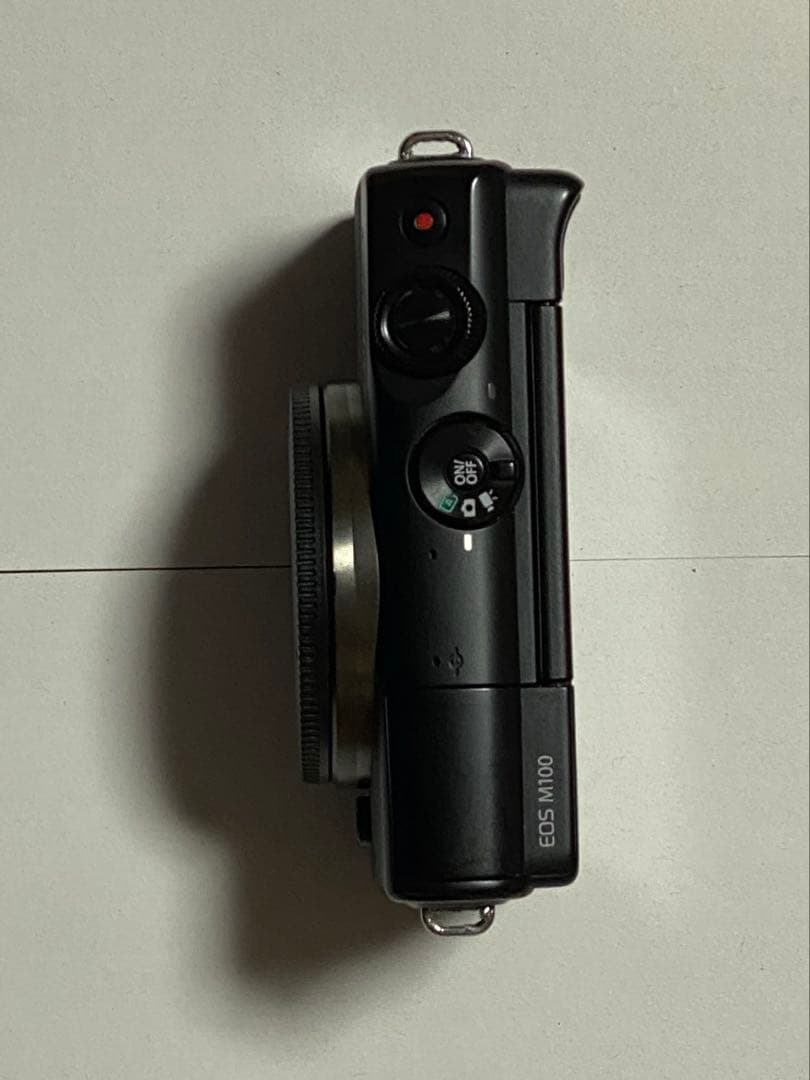 EOS M100 ダブルズームキット