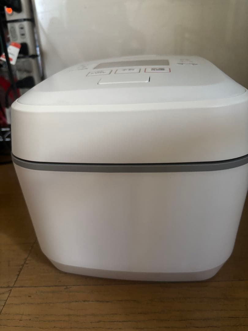 日立 炊飯器 沸騰鉄釜 ふっくら御膳 RZ-V100FM 2022年製
