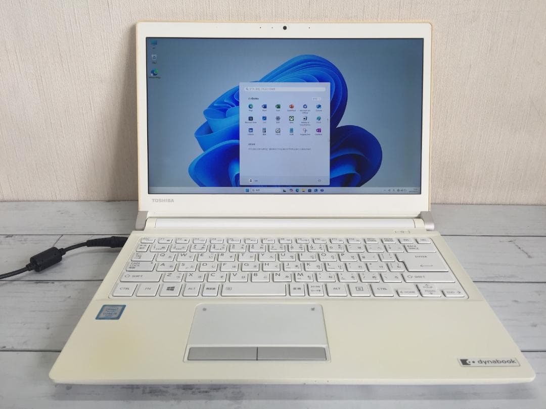 東芝 dynabook RX73/TWP フルHD 13.3型コンパクトノート