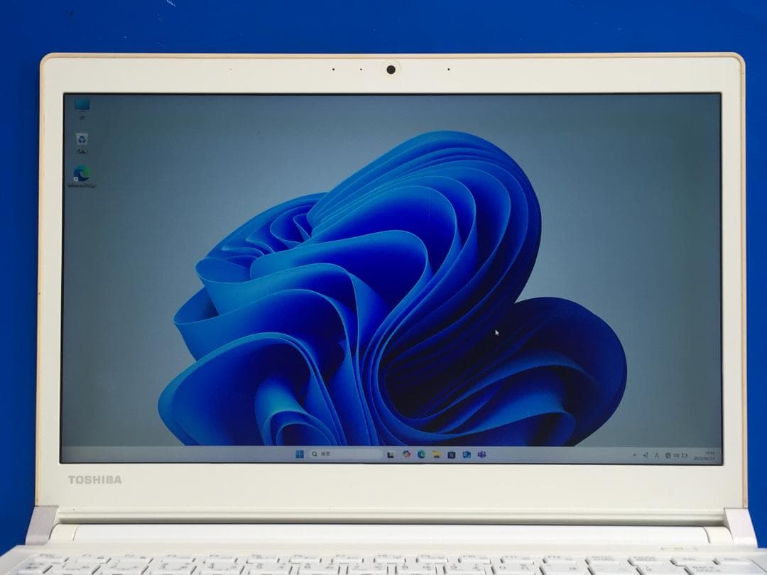 東芝 dynabook RX73/TWP フルHD 13.3型コンパクトノート