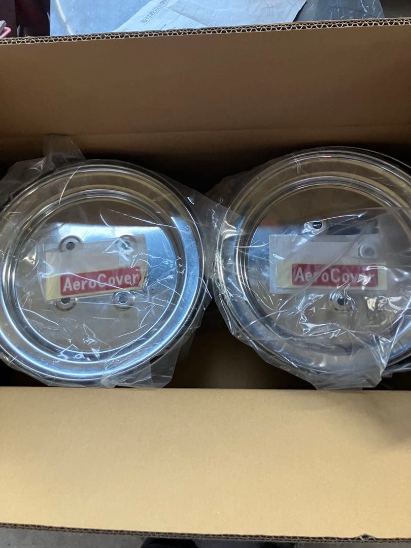 大型バス１０穴用エアロカバー（セレガ）