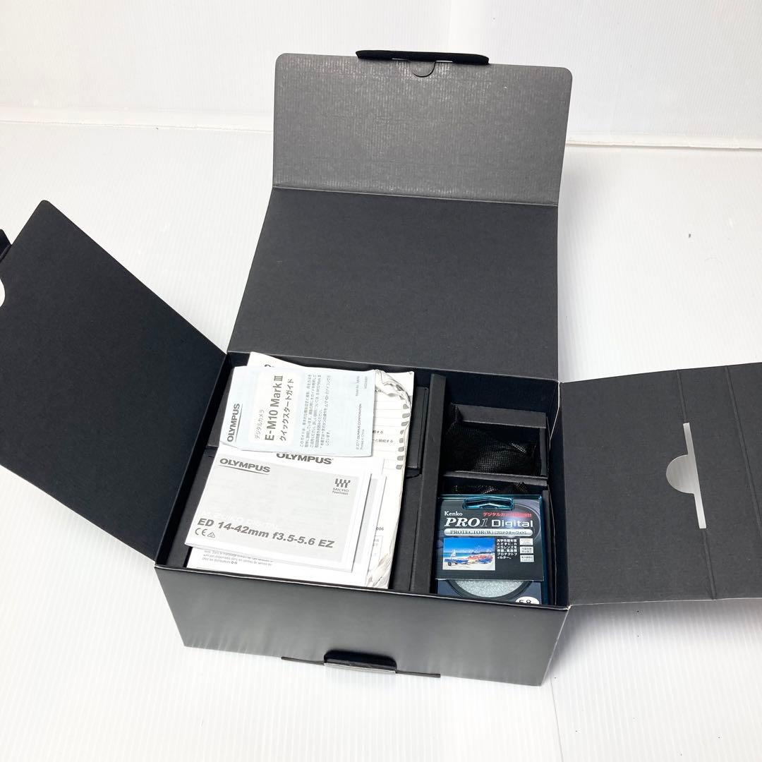 オリンパス ミラーレス一眼カメラ OM-D E-M10 MarkⅢ レンズキット