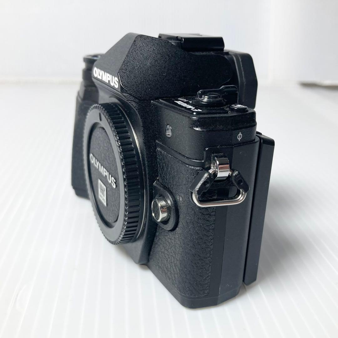 オリンパス ミラーレス一眼カメラ OM-D E-M10 MarkⅢ レンズキット
