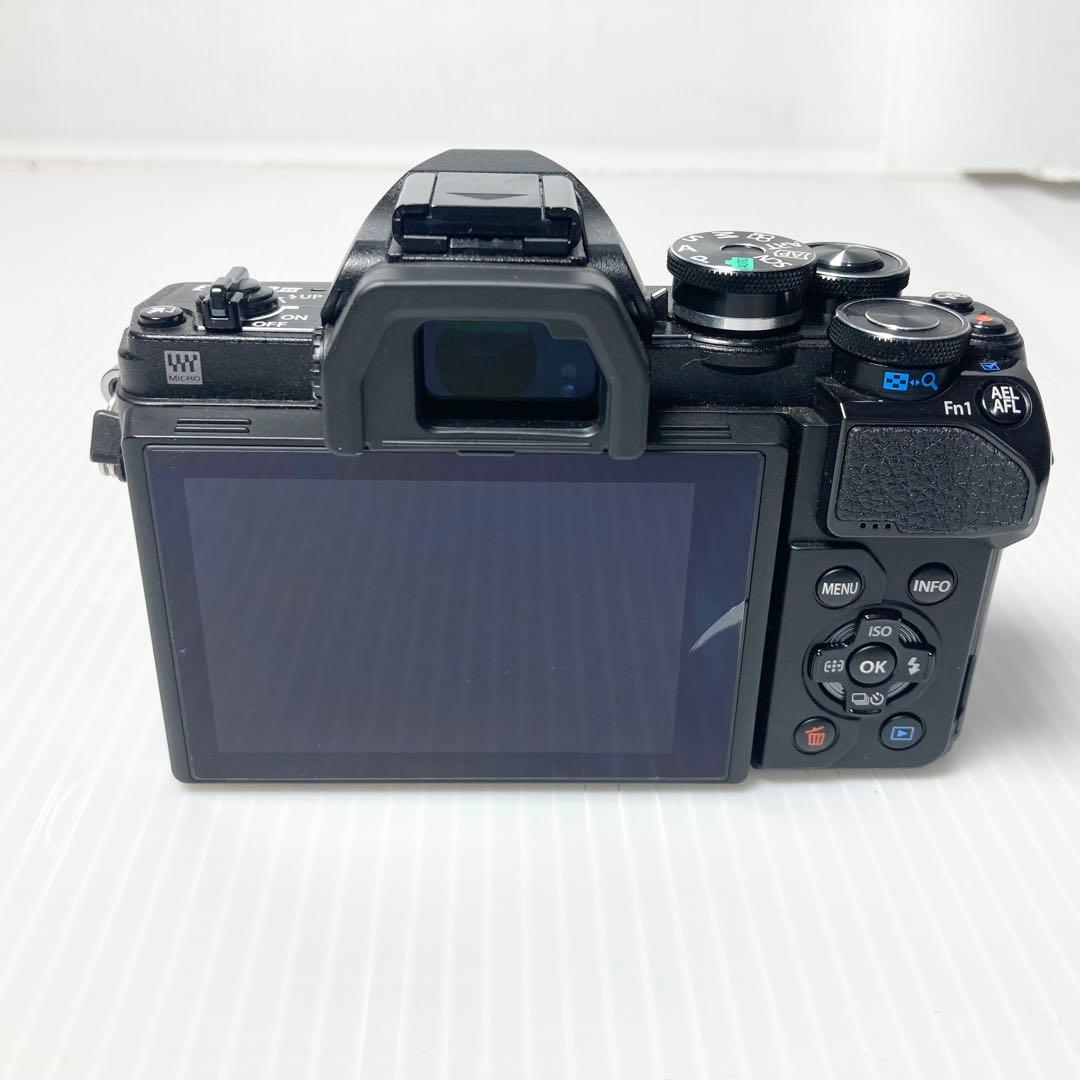 オリンパス ミラーレス一眼カメラ OM-D E-M10 MarkⅢ レンズキット