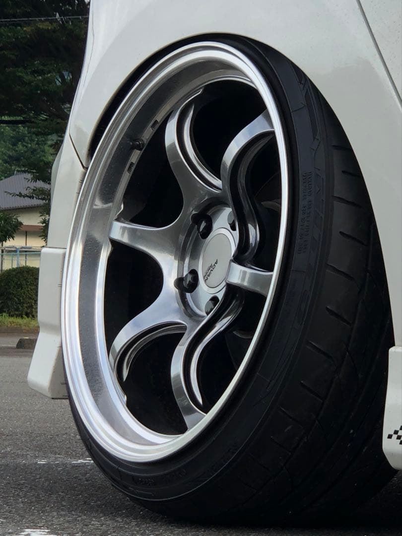 よちさん専用ADVAN Racing RG-D2 18インチ GTRdesign