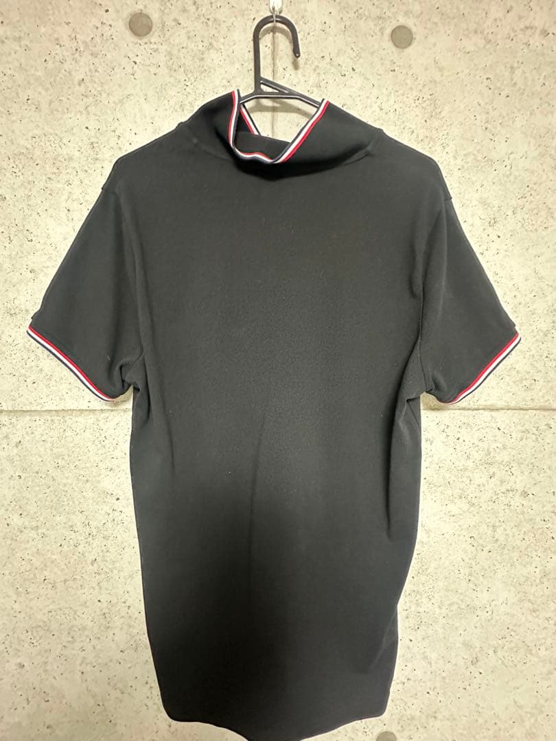 MONCLER ブラック 半袖ポロシャツ