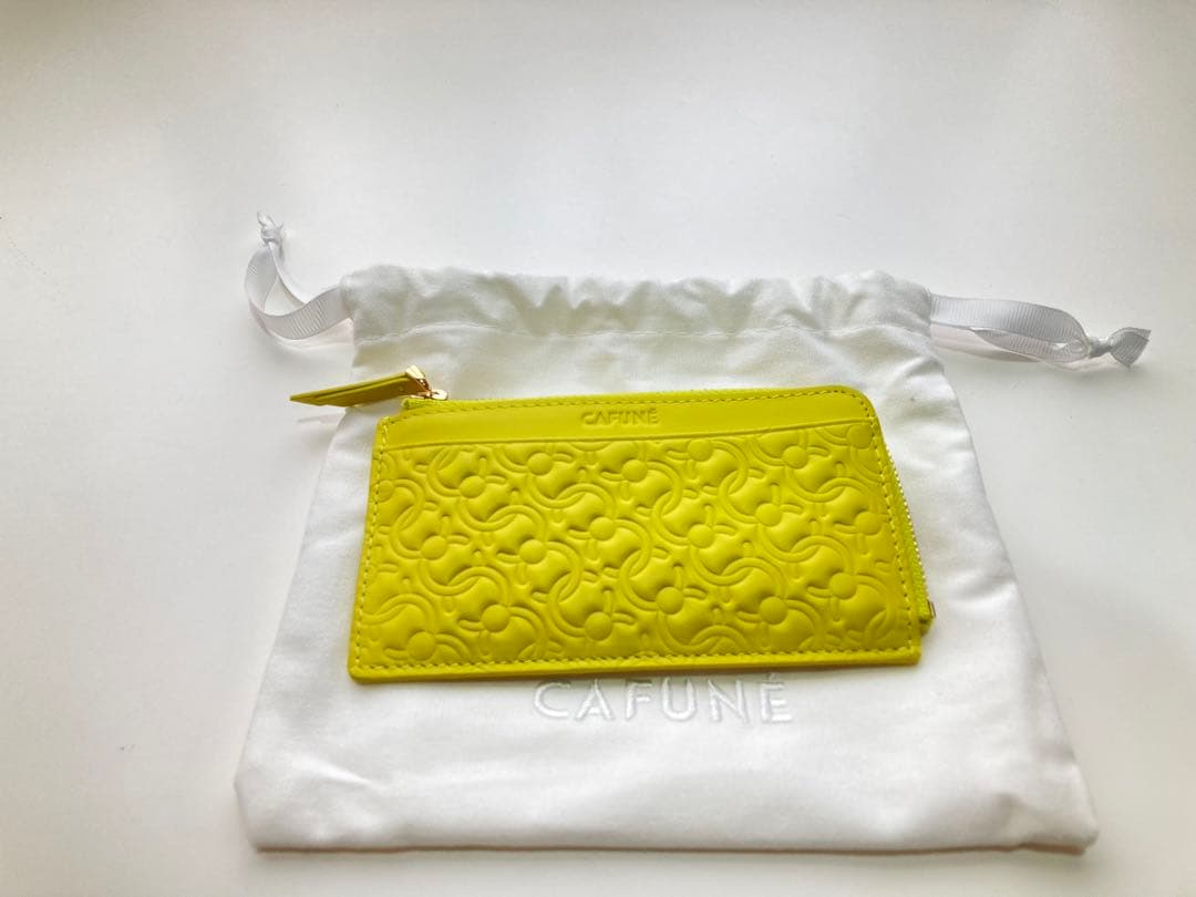 カフネ　C ロック L ジップ カードホルダー