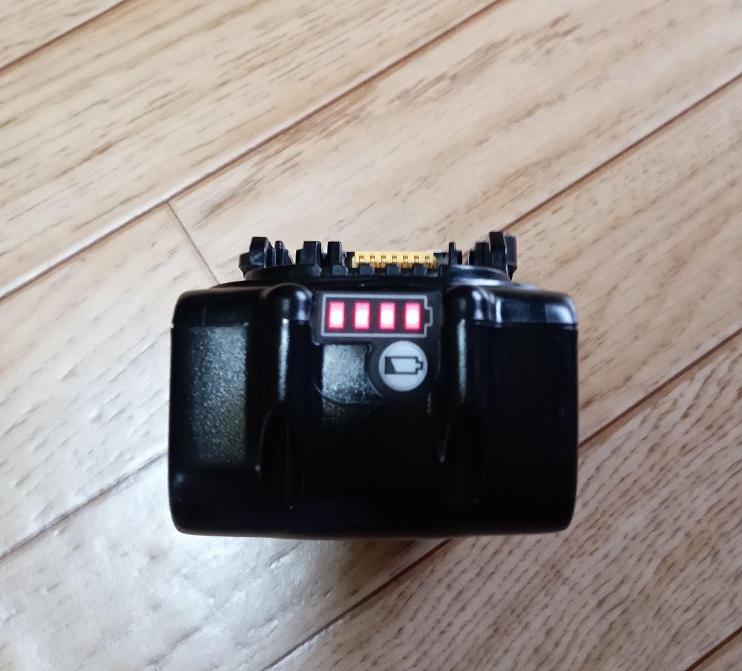 マキタ充電式クリーナCL141FD サイクロン、バッテリー、充電器、スタンド付