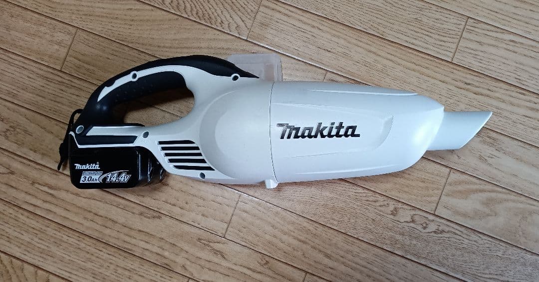 マキタ充電式クリーナCL141FD サイクロン、バッテリー、充電器、スタンド付