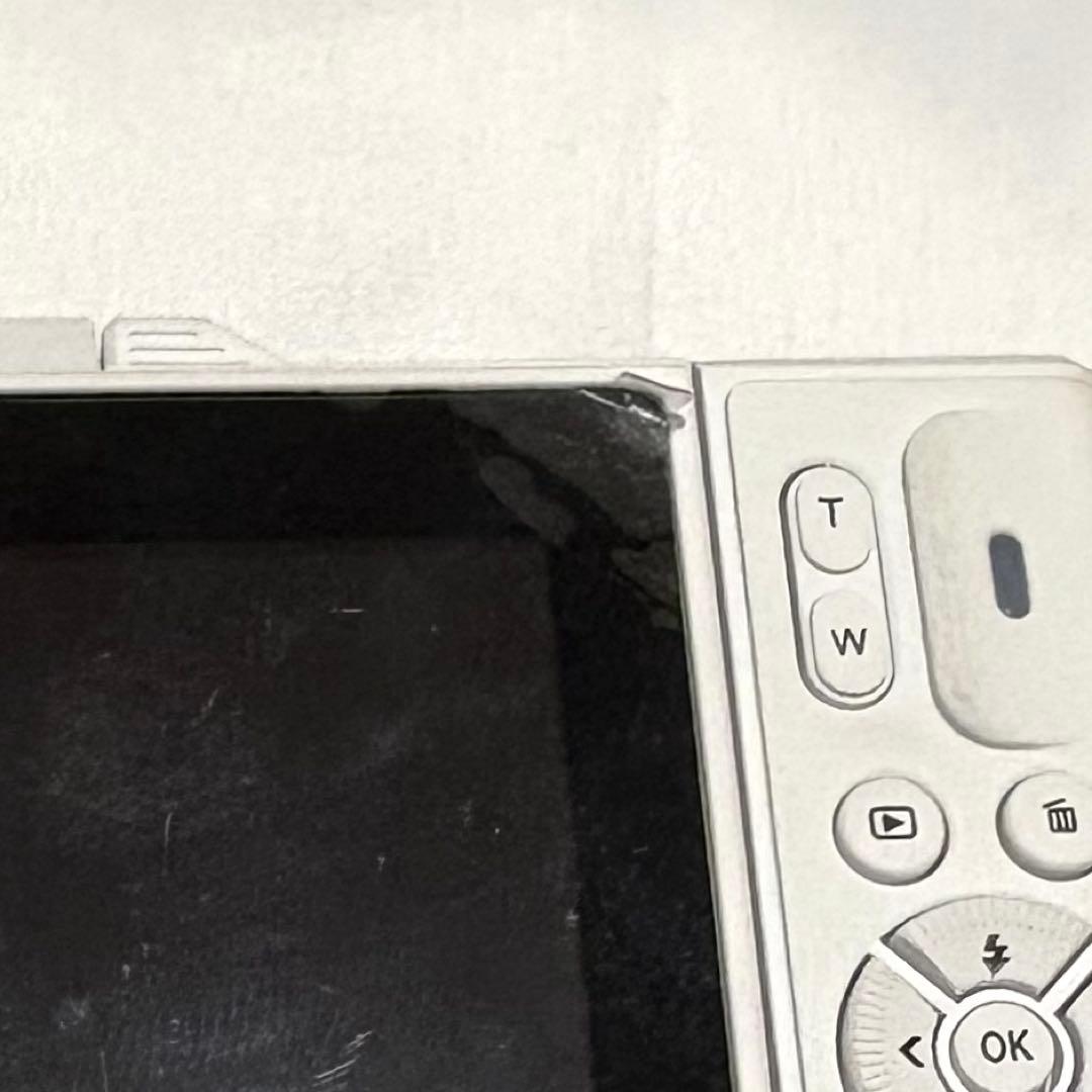 デジカメ SDカード・充電器ケーブル付き