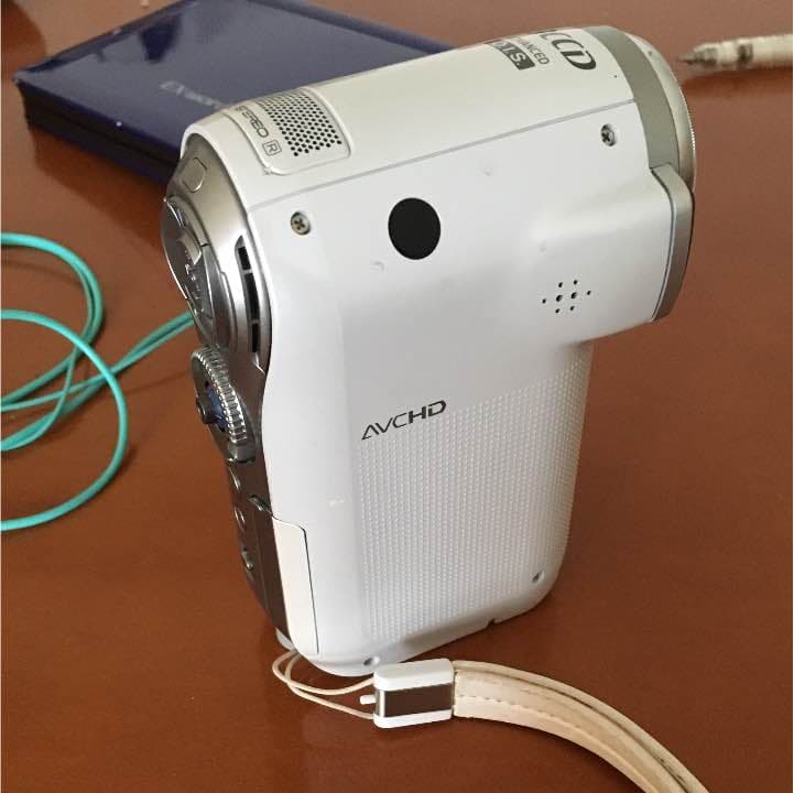 ビデオカメラ panasonic HDC-sd7 white