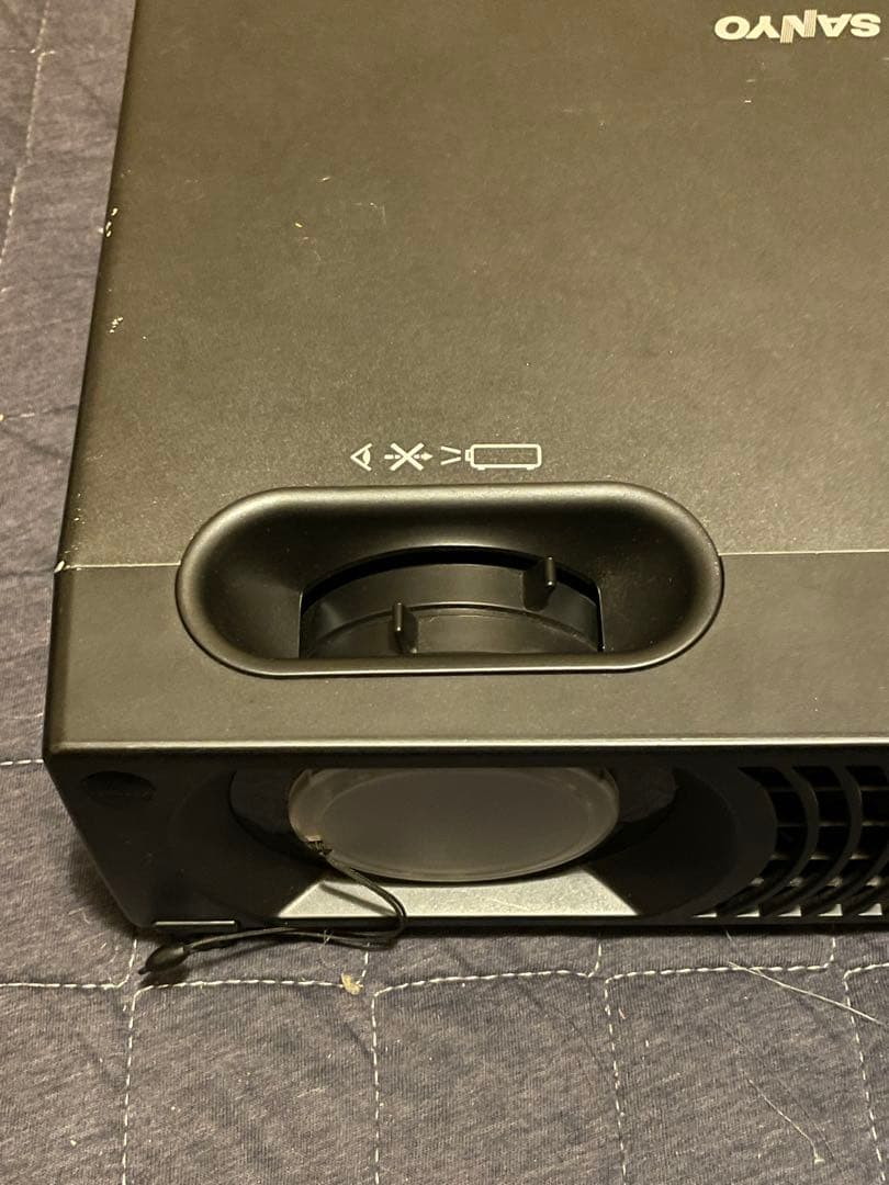 SANYO プロジェクター　2000lm LP-WXU10(K)