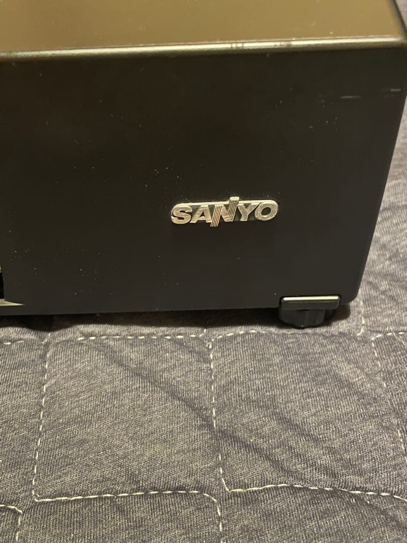 SANYO プロジェクター　2000lm LP-WXU10(K)