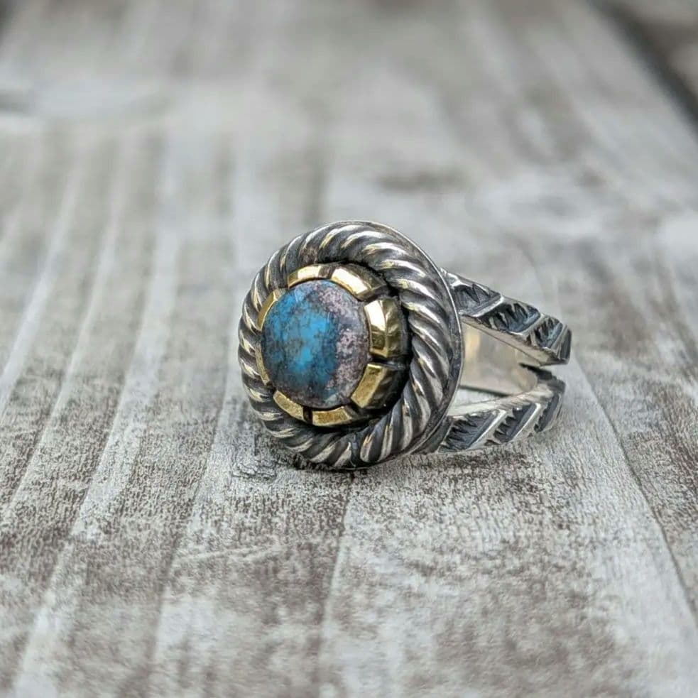 ハンドメイドのターコイズリング　インディアンジュエリー風　bisbee