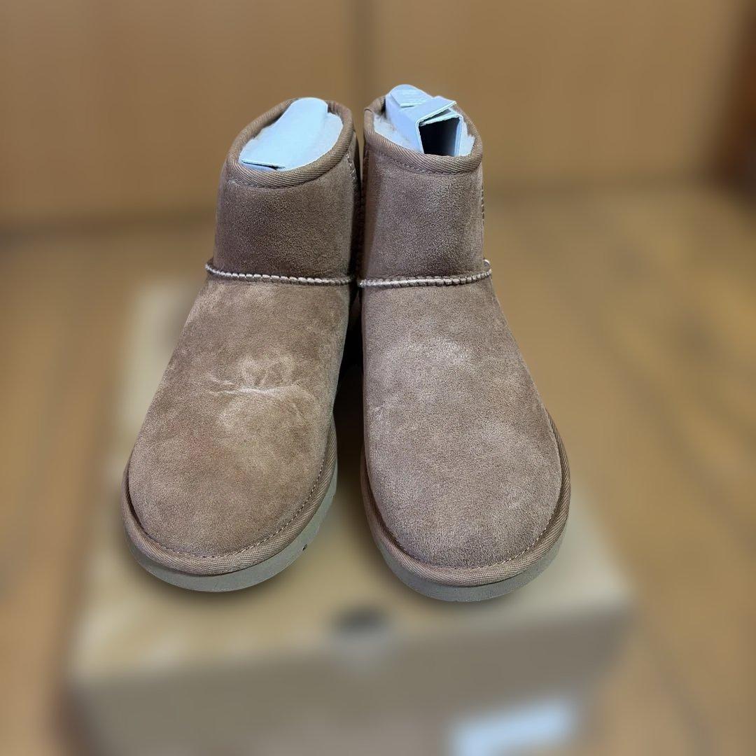 UGG 箱付き未使用品　ムートン　ショート