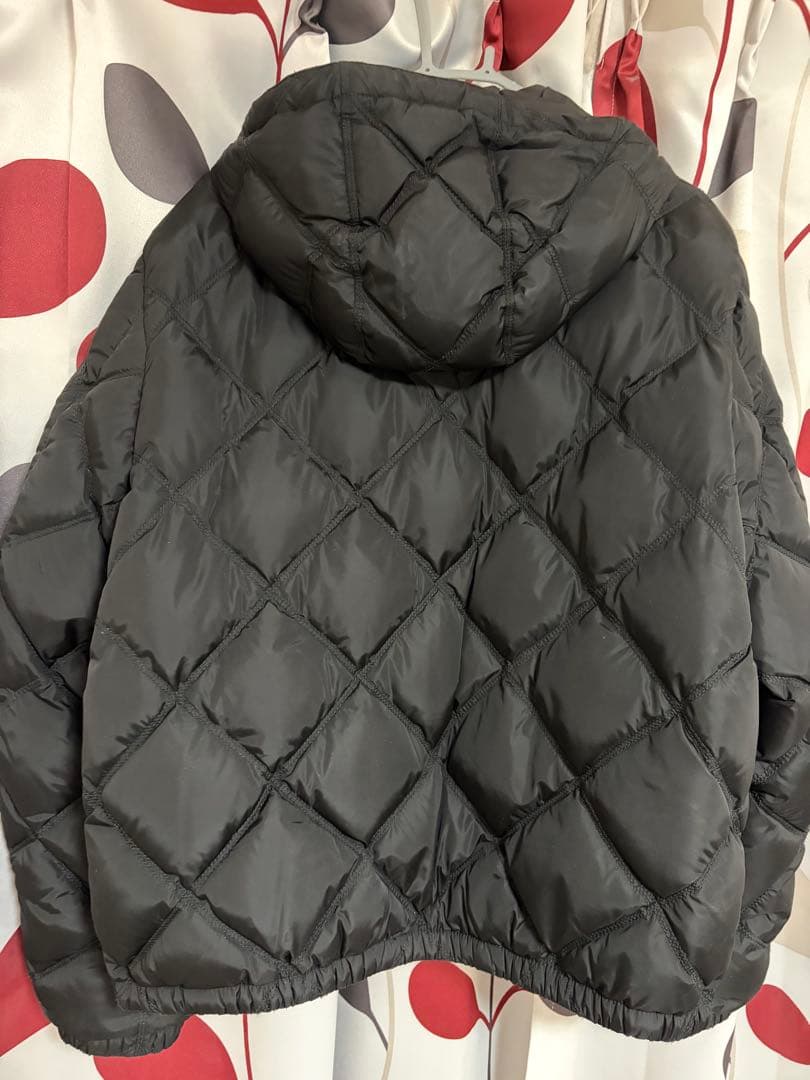 PRADA プラダ メタルロゴ ワッペン フーデッド ダウン ジャケット 52