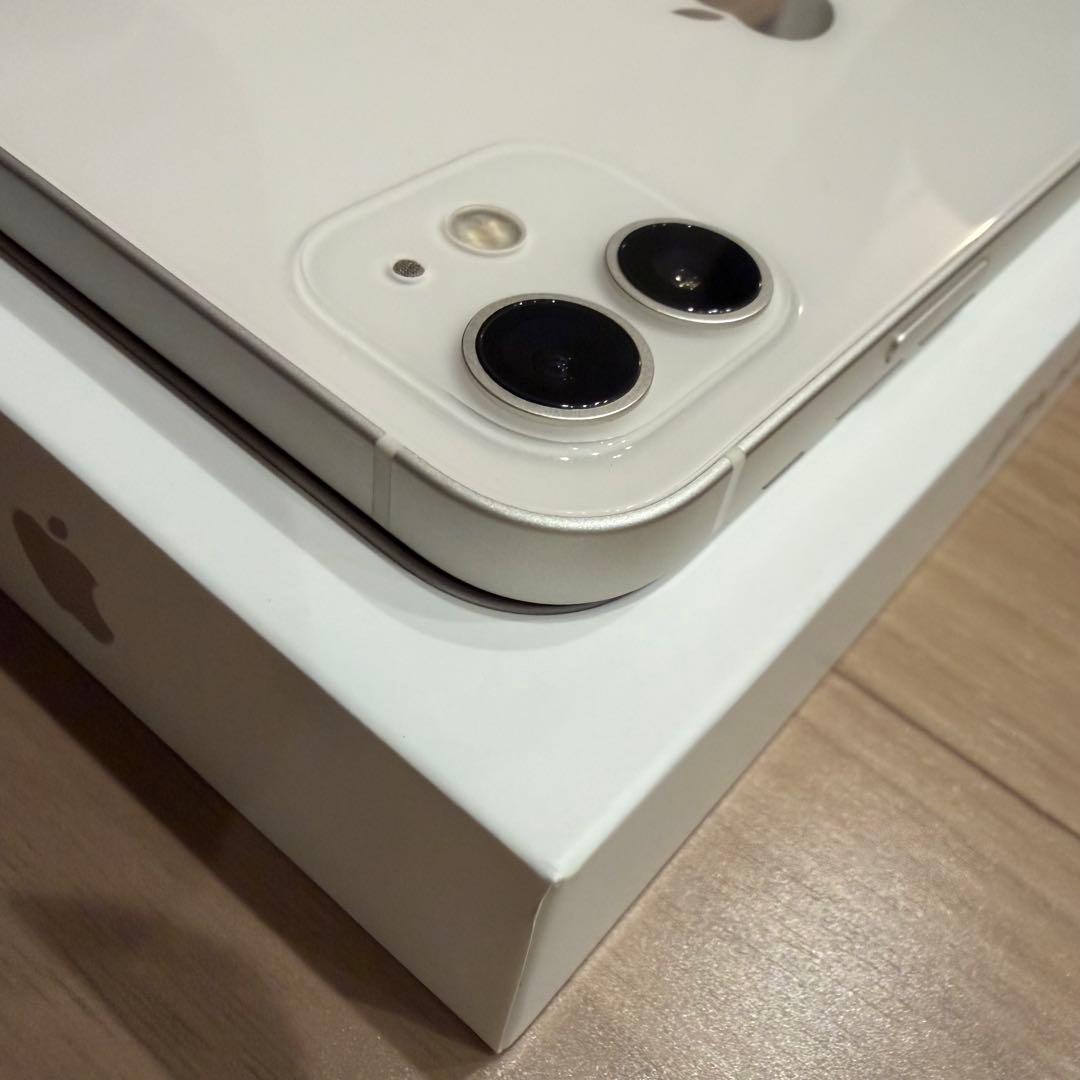 い*た様 【美品】iPhone12 ホワイト128G SIMフリー　本体　箱付ケ