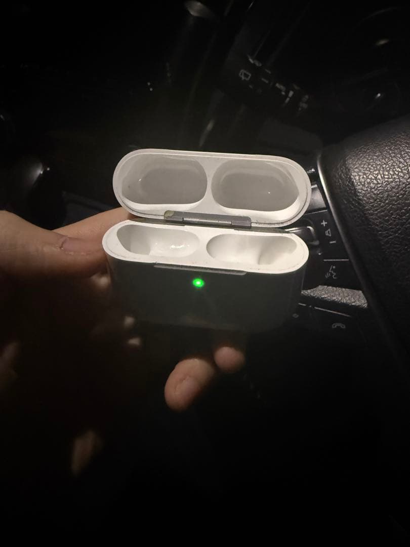 AirPods pro第3世代　充電ケースのみ