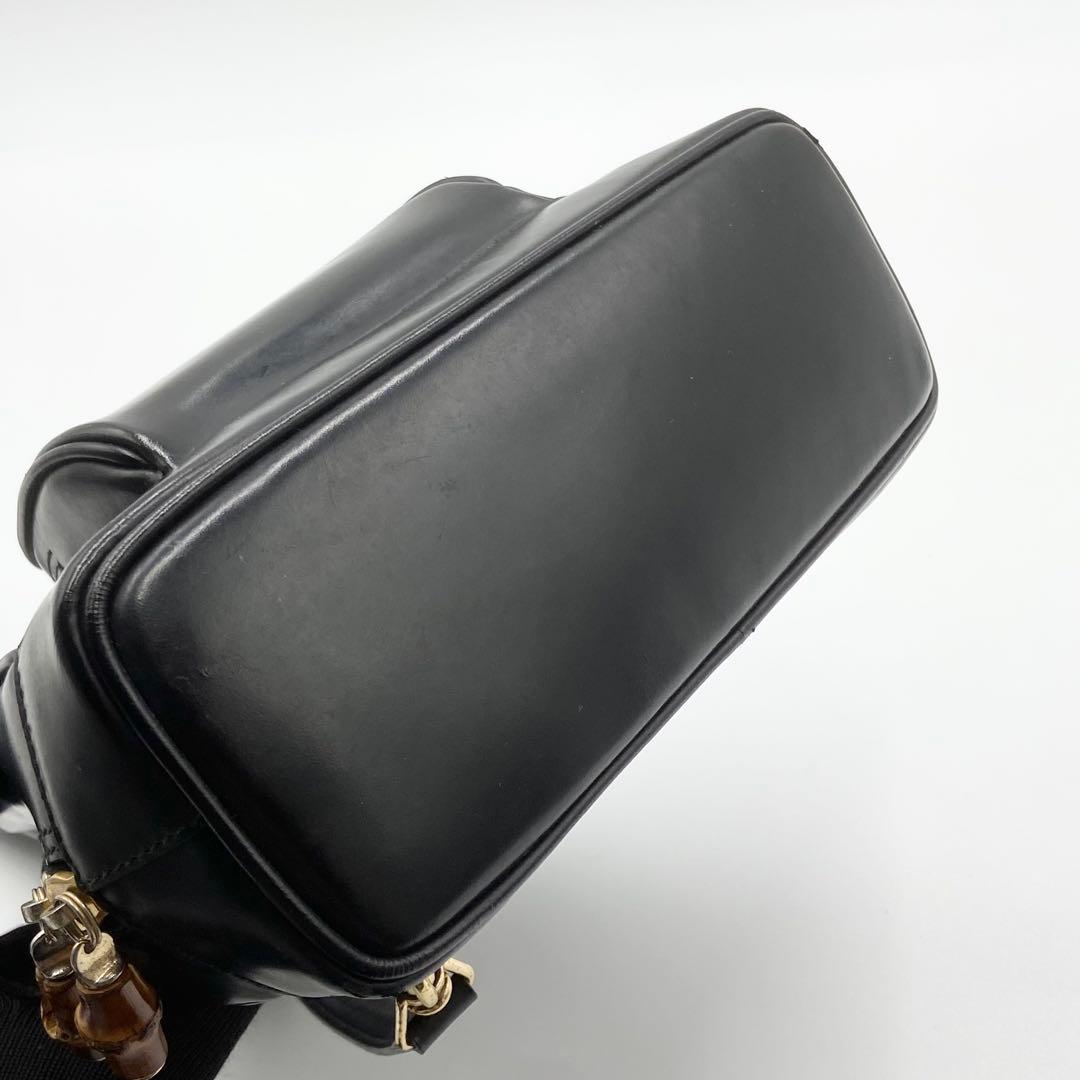 希少　GUCCI グッチ　ボディバッグ　バンブー　レザー　ロゴ刻印　ブラック