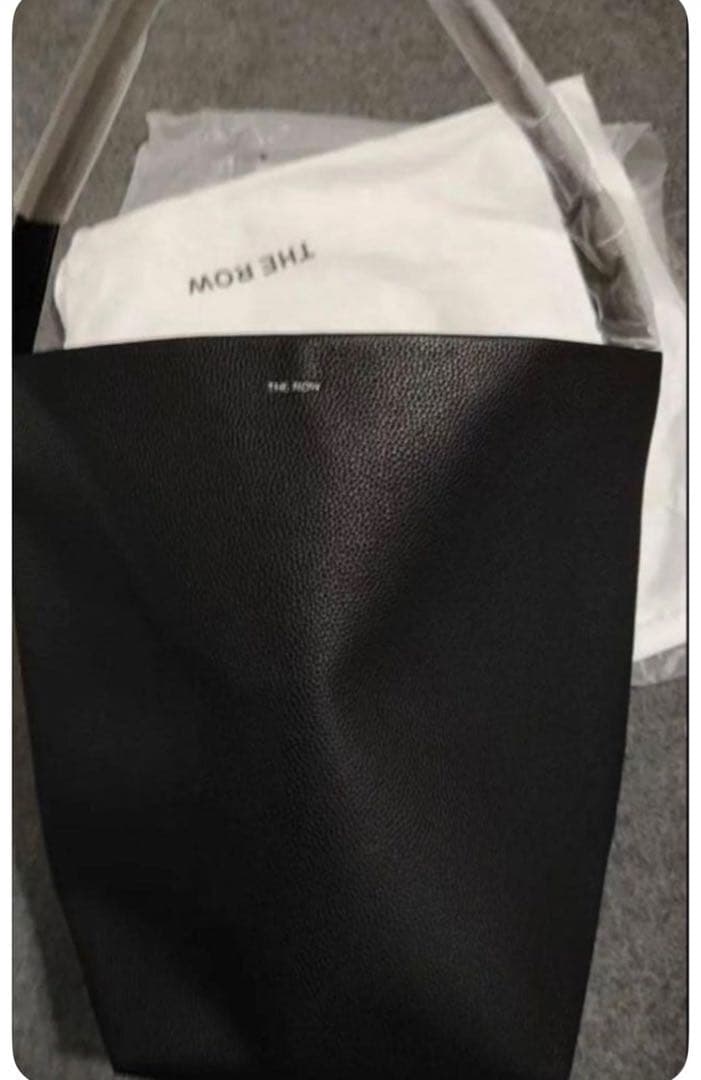 THE ROW レザー バケットバッグ ショルダーバッグ ミディアムサイズ