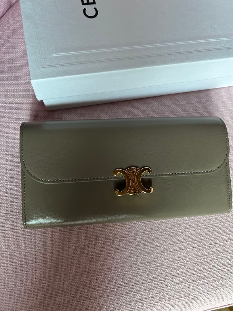 セリーヌ　長財布　ラージウォレット トリオンフ シャイニーカーフスキン