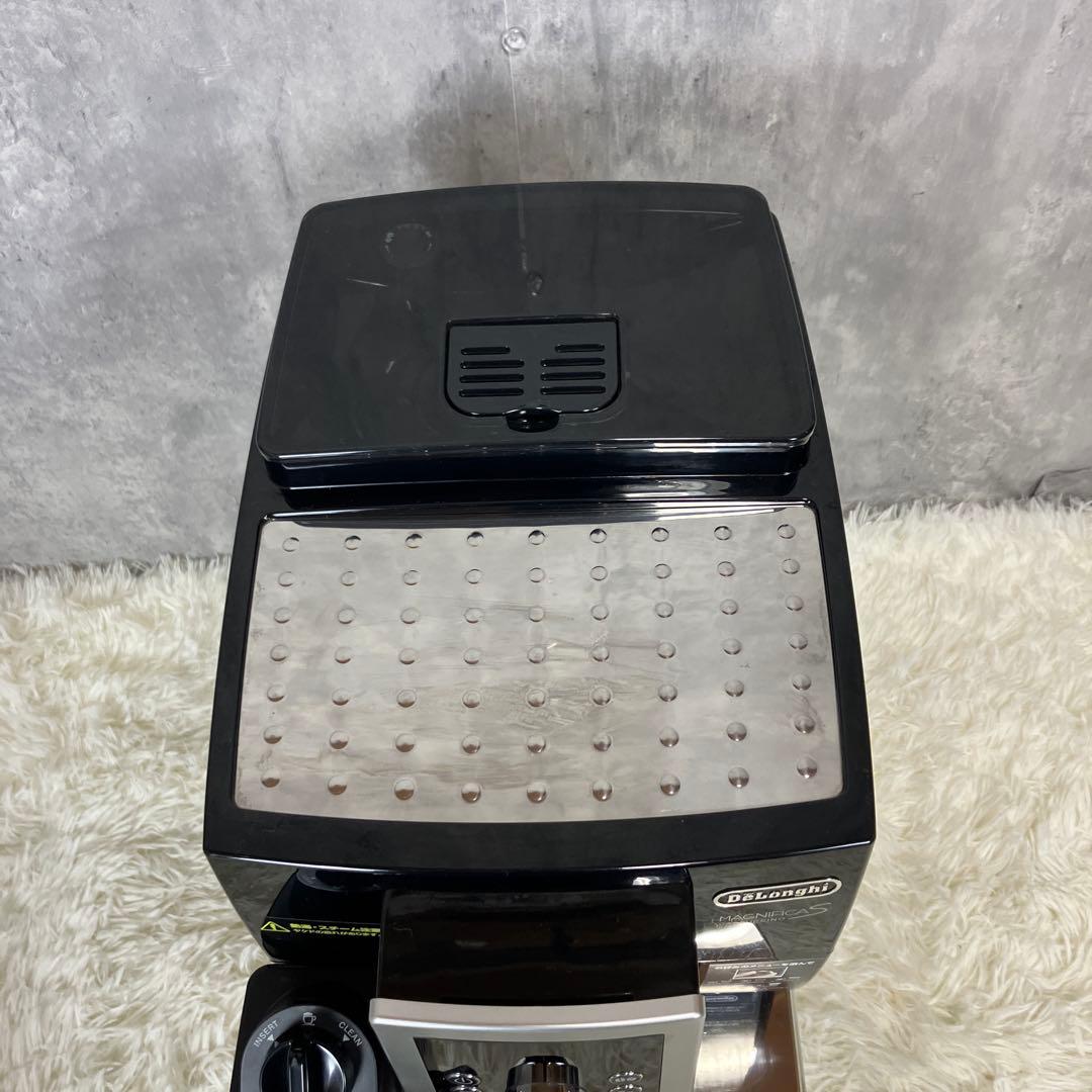 デロンギ　マグニフィカSカプチーノ　全自動　ECAM23260SBN