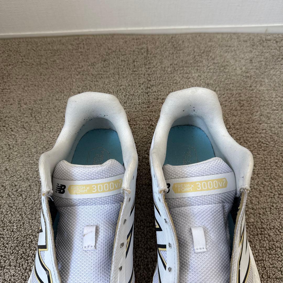 扇風機　New Balance 3000v7 トレーニングシューズ