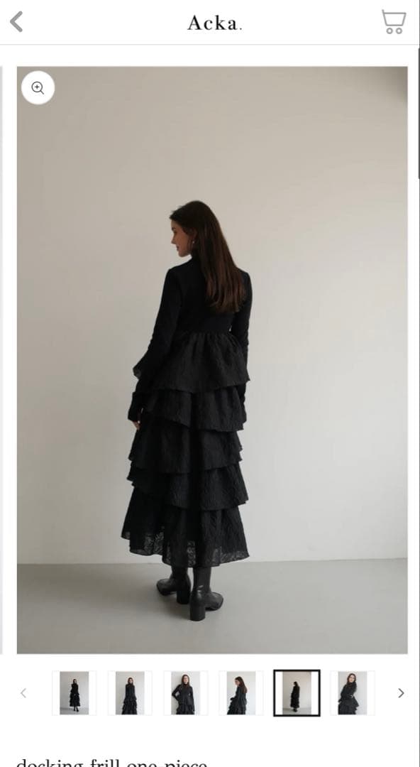 Acka 黒ワンピース　docking frill one-piece