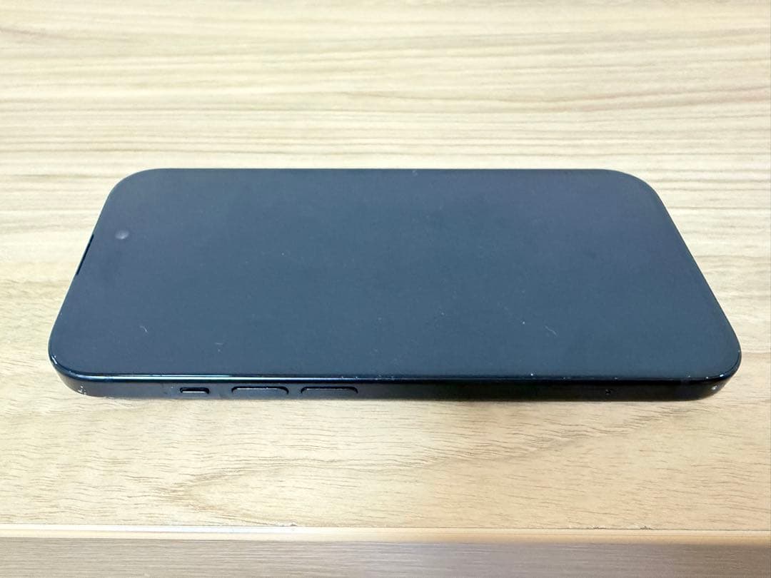 中古 iPhone 15 128GB ブラック SIMフリー 割れ、傷あり