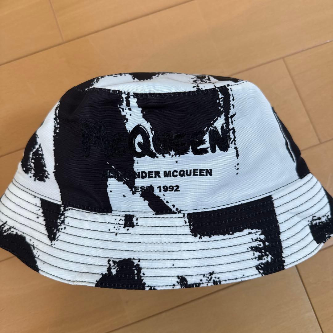 Alexander McQueen バケットハット 白黒