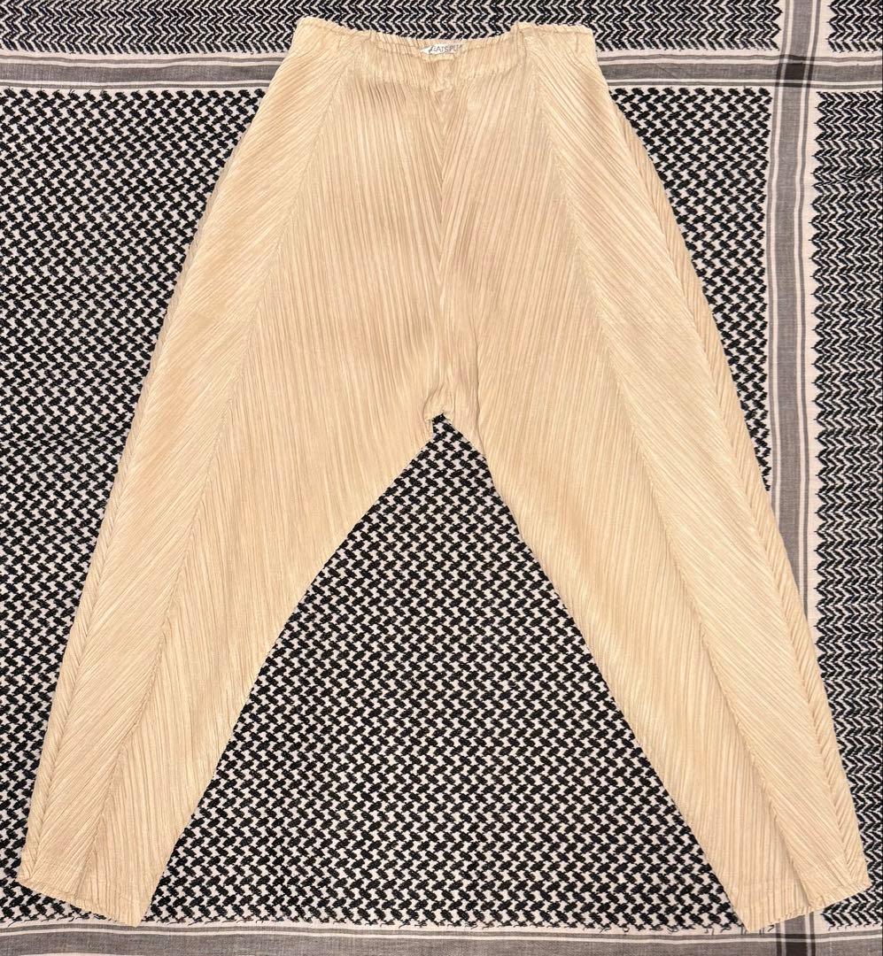 プリーツプリーズ シッカーボトムス パンツ ライトベージュ 2サイズ