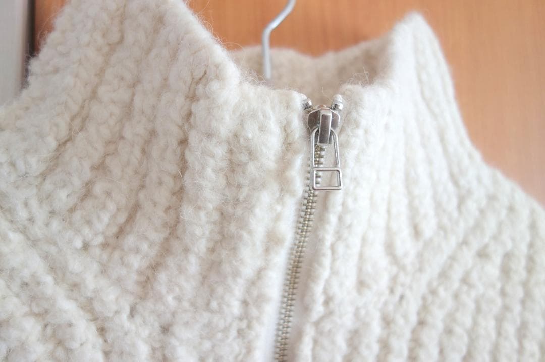 ▼未使用 Curensology ブークレジップニットベスト エクリュ