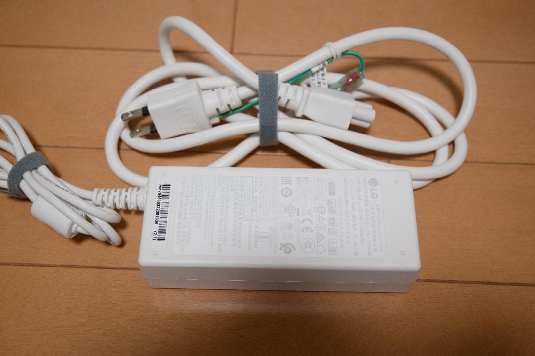 プロジェクター LG CineBeam HF60LS