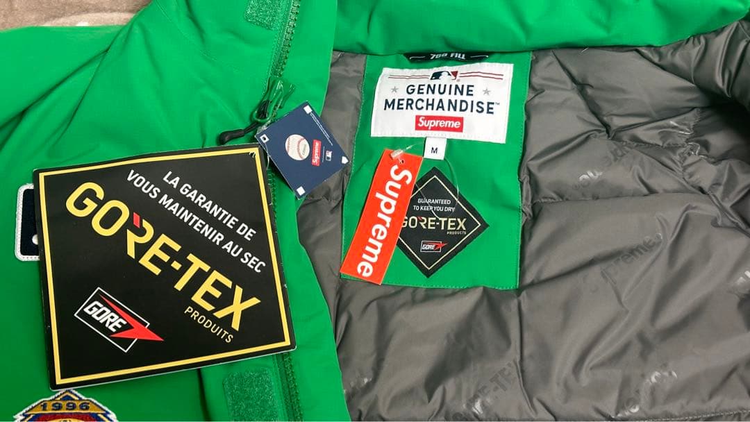 ウェア Supreme New York Yankees GORE TEX 700