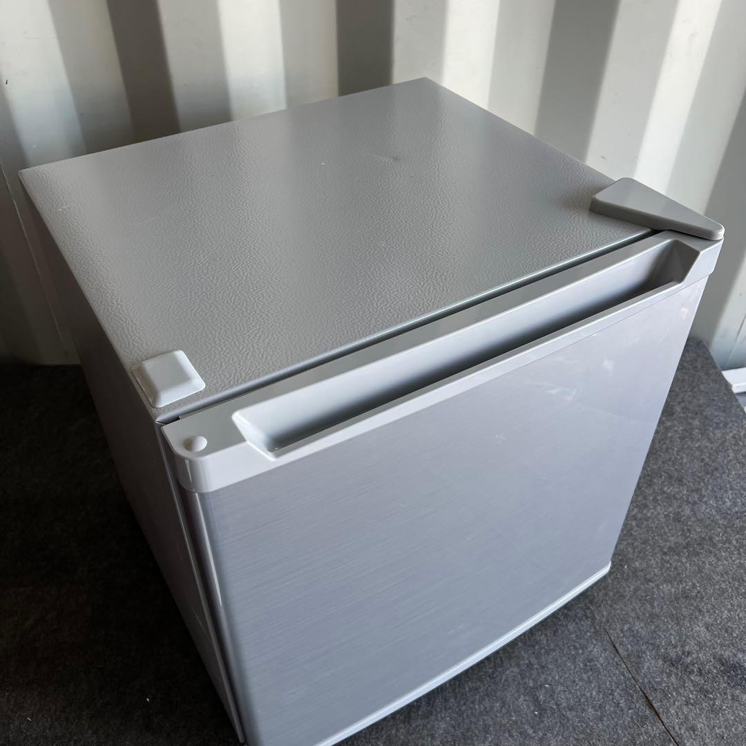 B13美品✨　アイリスオーヤマ　小型冷蔵庫　シルバー　新生活応援✨