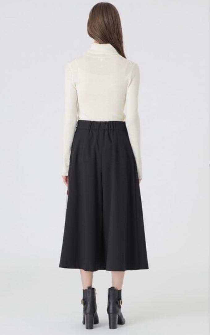 未使用級✨ブルーレーベルクレストブリッジ マットツイルストレッチスカート風パンツ