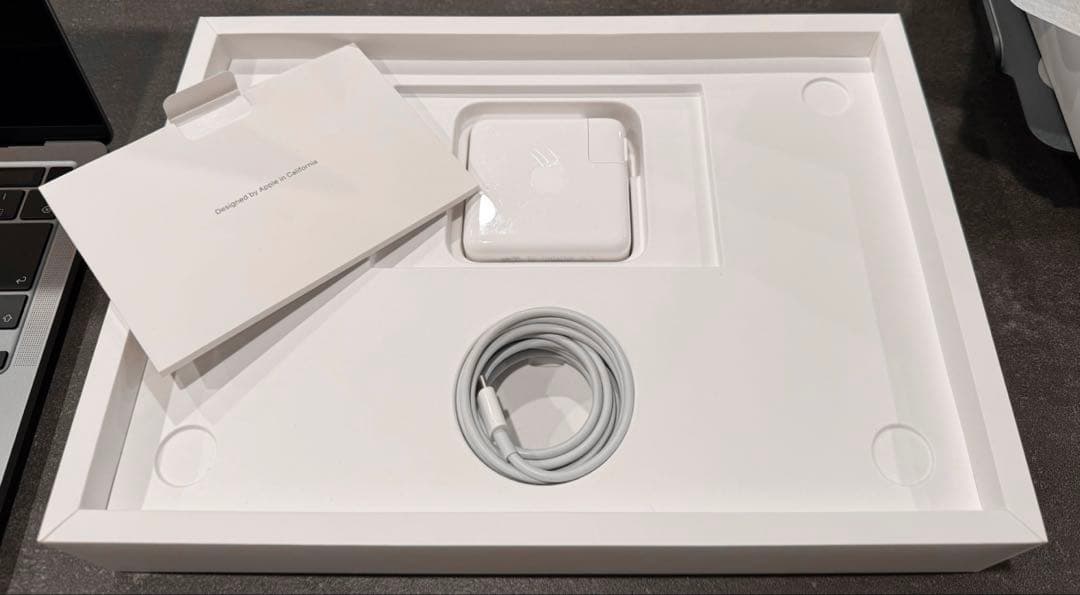 MacBook Pro 2020 13インチ16GB/512GB