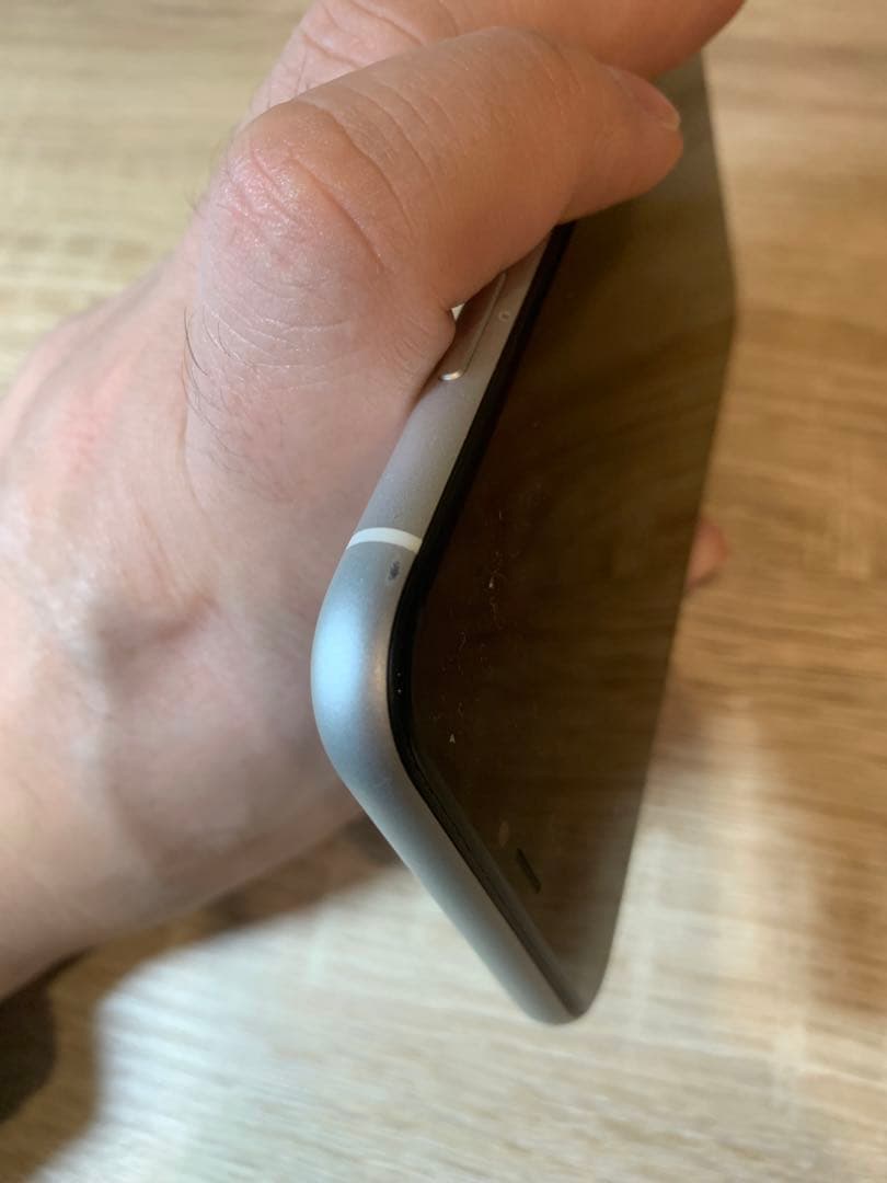 中古　極美品　iPhone XR ホワイト 64GB