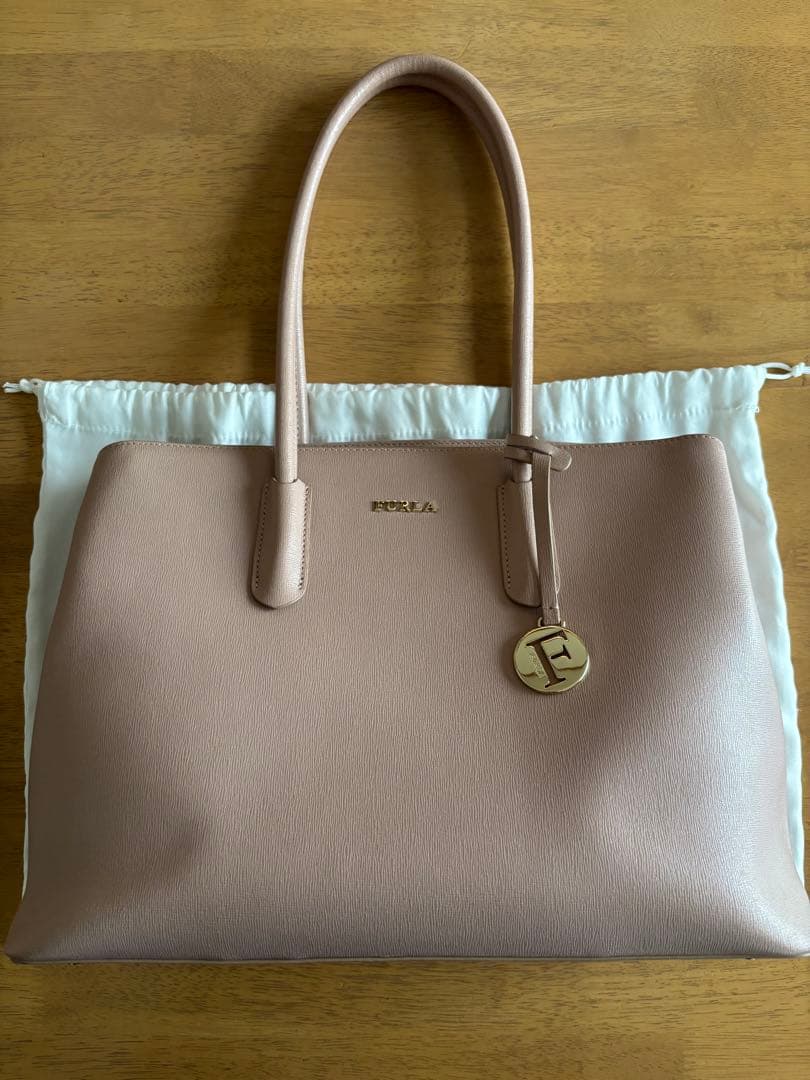 FURLA フルラ TESSA テッサ トートバッグ A4 大容量 通勤