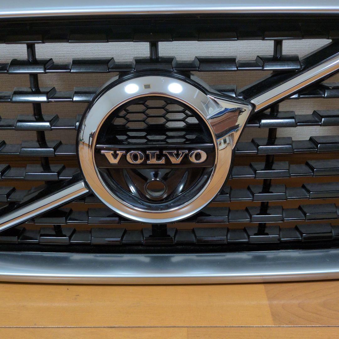 VOLVO XC60 フロントグリル