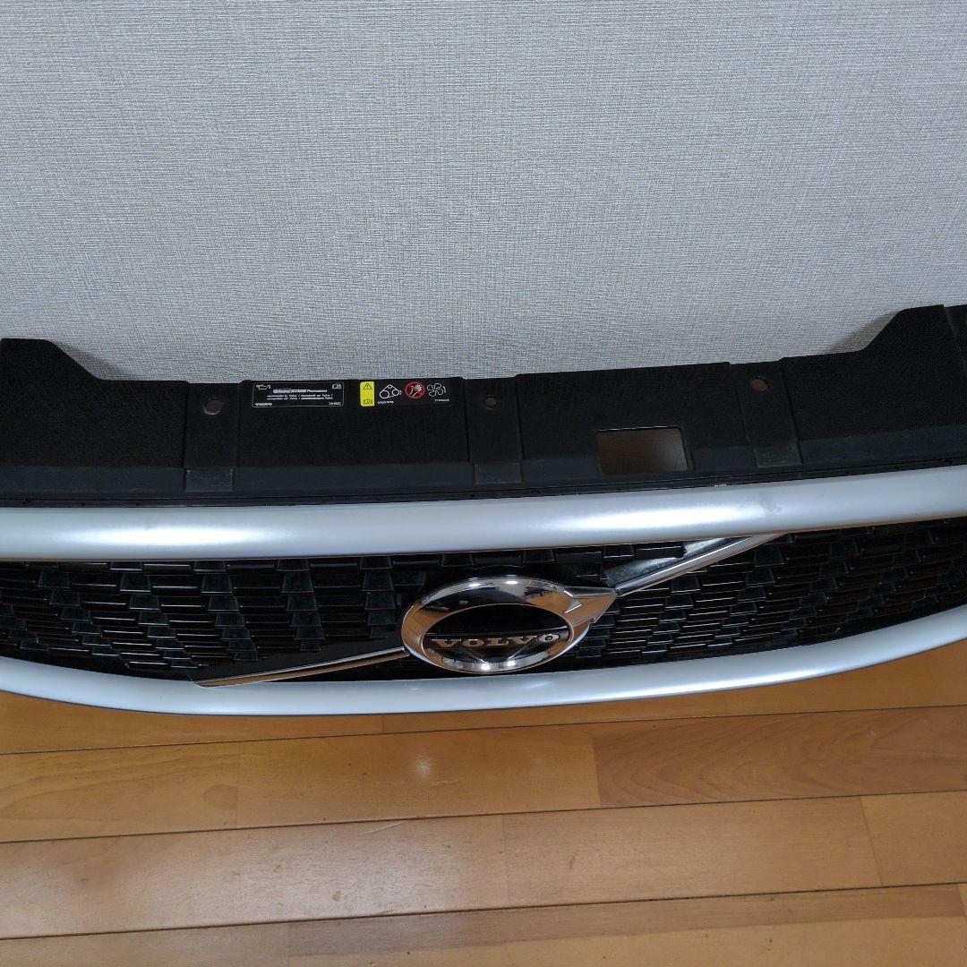 VOLVO XC60 フロントグリル