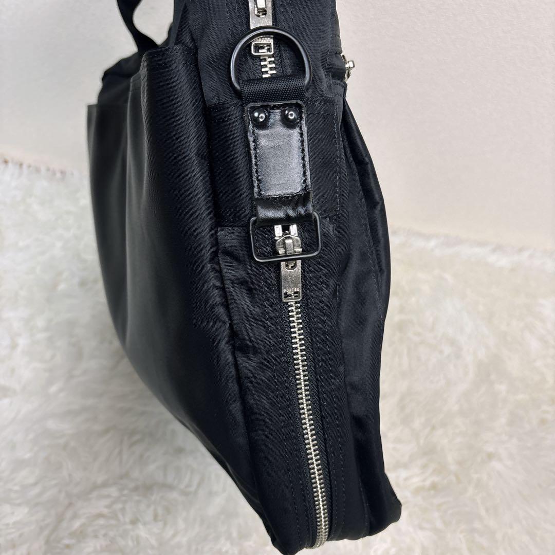 HAKO✨【美品 現行品 】PORTER LIFT ポーター リフト 黒