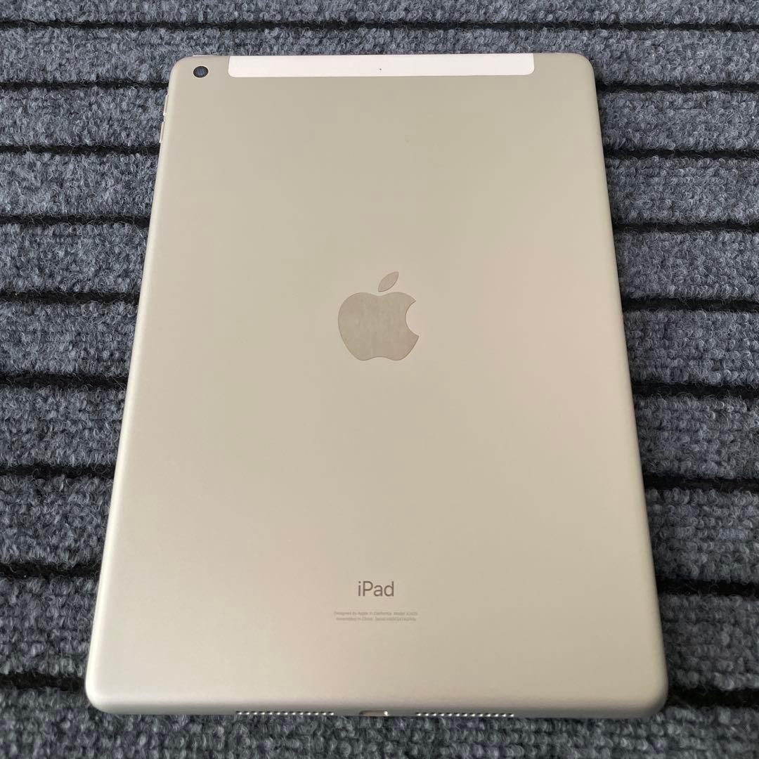 87 iPad 8世代 32GB SIMフリー シルバー