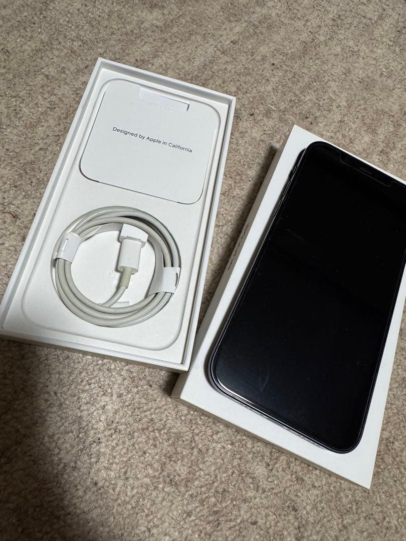 な*！様 美品　Apple iPhone12 ブラック　64GB ケーブル箱付き