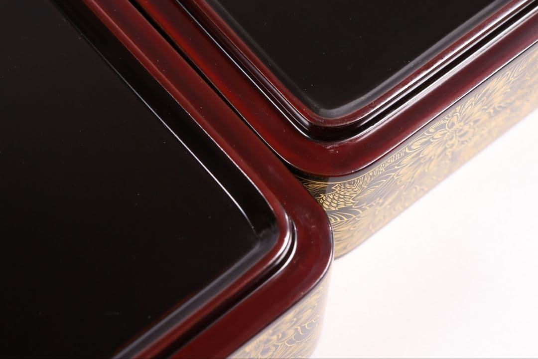 【MB54】輪島塗 沖与謹製 沈金 菊尽くし 四段重箱 共箱 共布 木製漆器