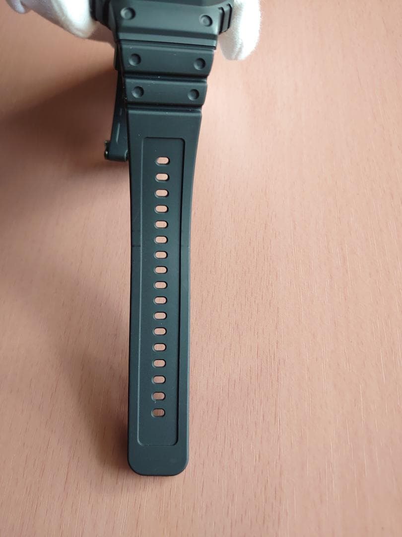 【美品】 G-SHOCK DW-H5600-1JR G-SQUAD 光学式センサ