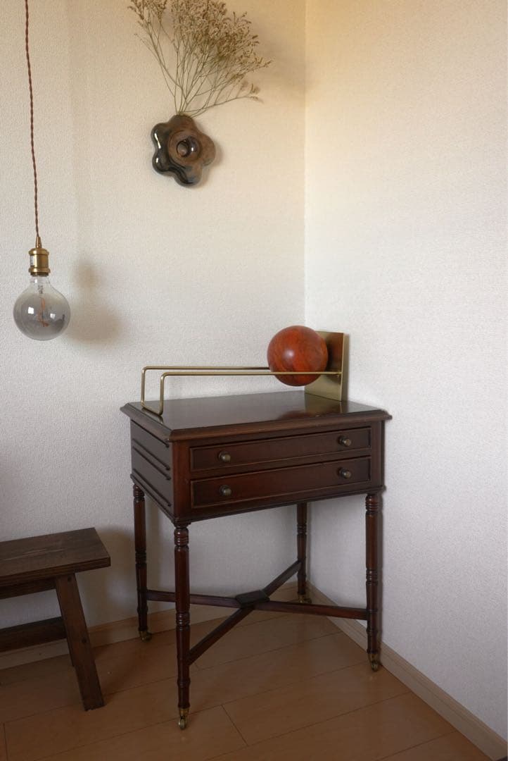 木製サイドテーブル　ミッドセンチュリー