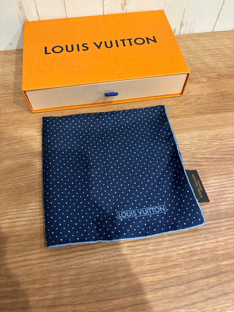 【未使用】LOUIS VUITTON ネイビー ドット柄 ネイビー ハンカチ