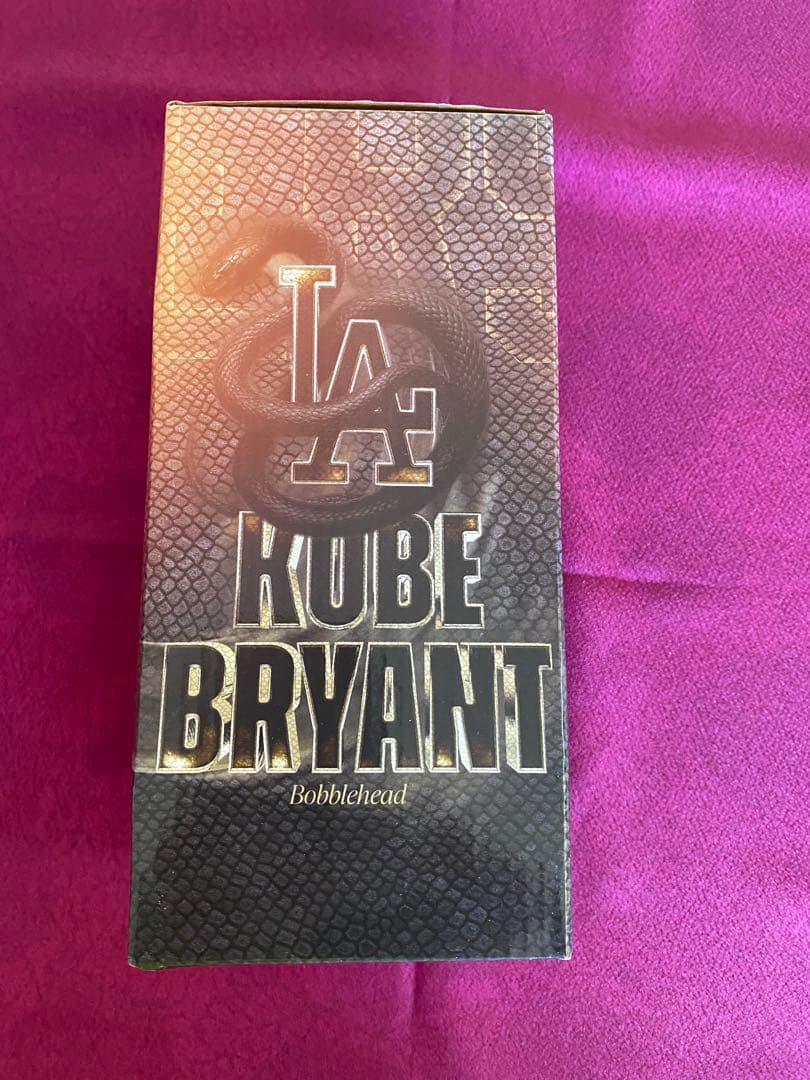 【非売品】8/8 球場配布品 コービー・ブライアント ドジャースボブルヘッド